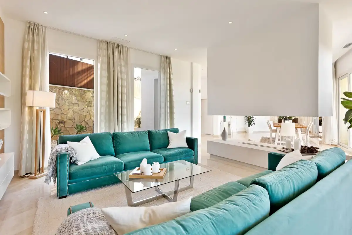 Sala d'estar de Casa o xalet en venda en Marbella amb Aire condicionat, Calefacció i Jardí privat