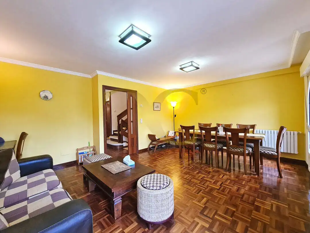 Comedor de Casa adosada en venta en Ribadesella con Calefacción, Trastero y Amueblado