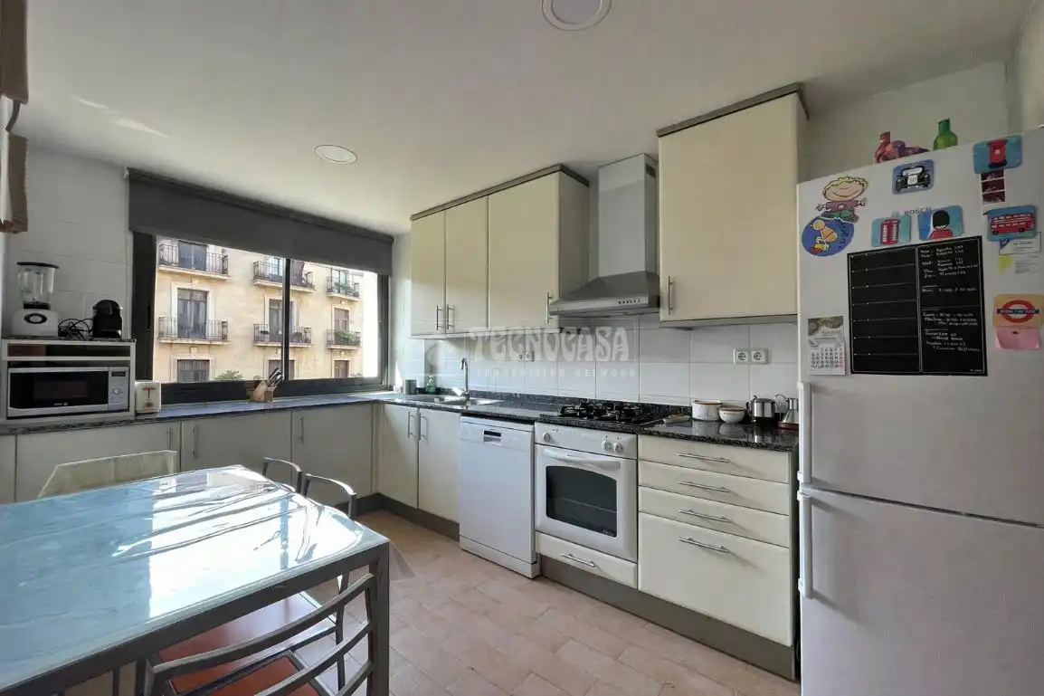 Cuina de Pis en venda en Barcelona amb Aire condicionat