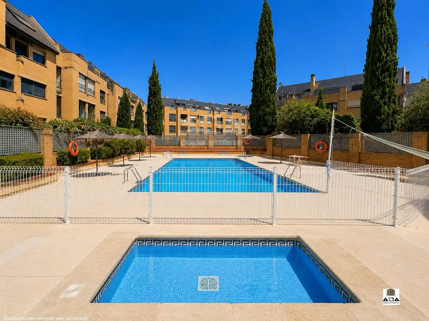 Pis amb piscina en venda a Calle CASTILLO DE AREVALO, imagen 2