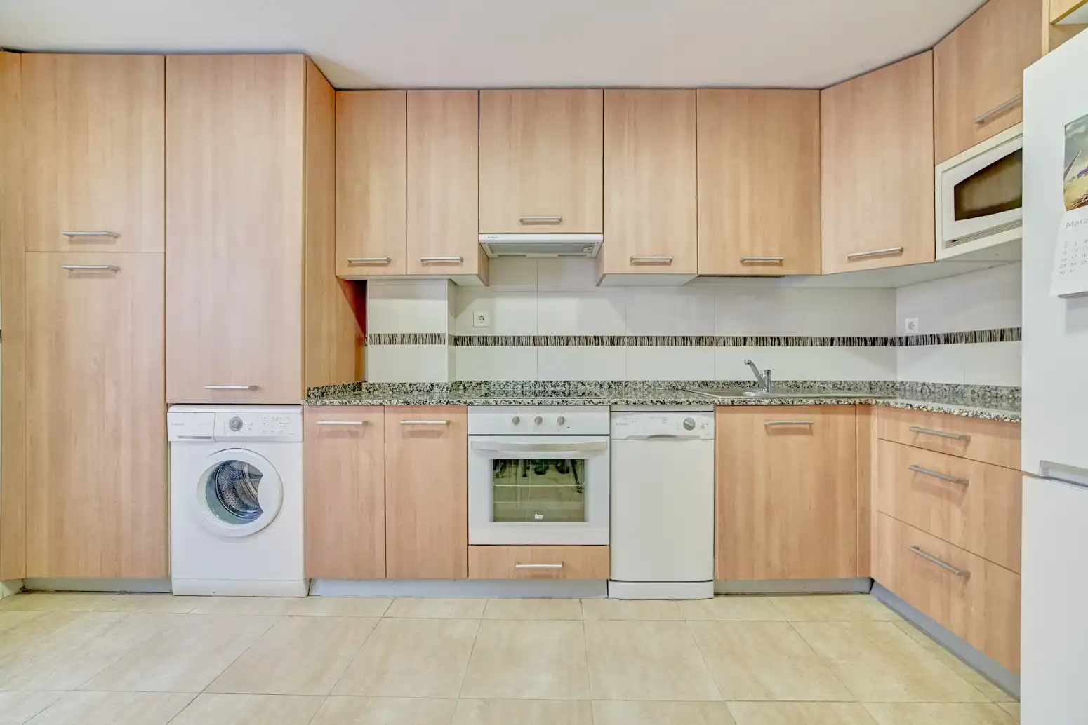 Cocina de Piso en venta en Burlada / Burlata con Calefacción, Parquet y Balcón