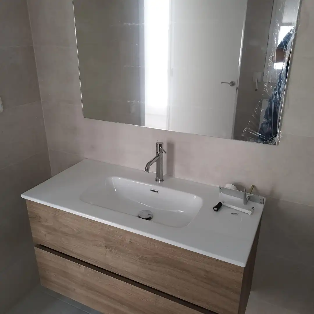Bathroom of Ground floor for rent in Badalona  with Heating and Parquet flooring