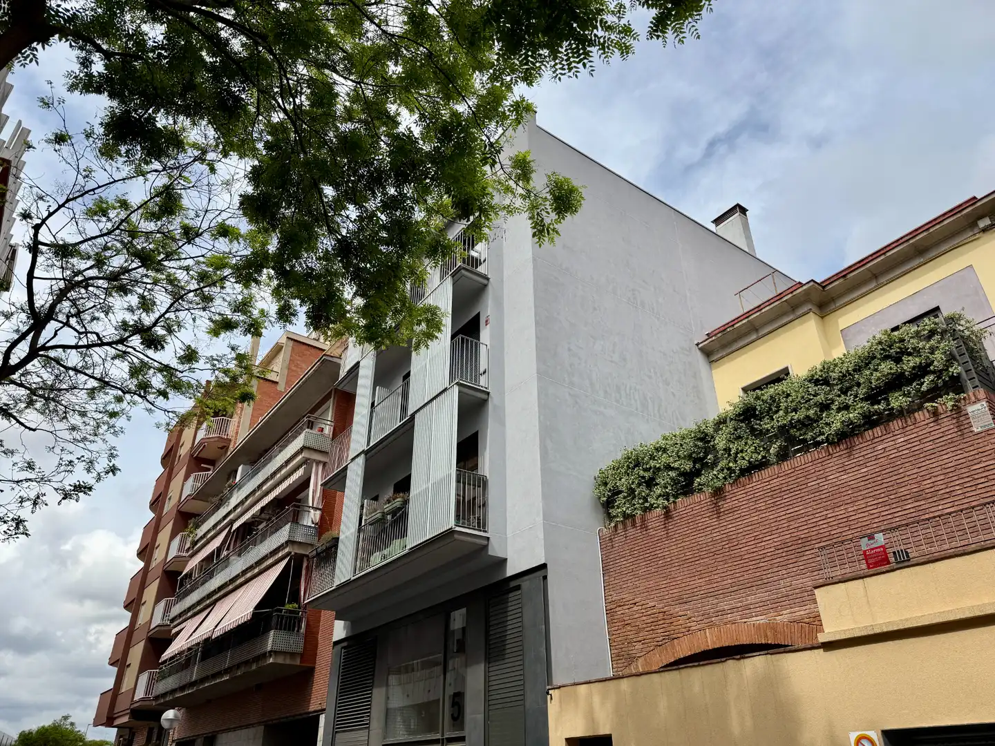 Außenansicht von Wohnung zum Verkauf in Barcelona mit Klimaanlage, Heizung und Parkett