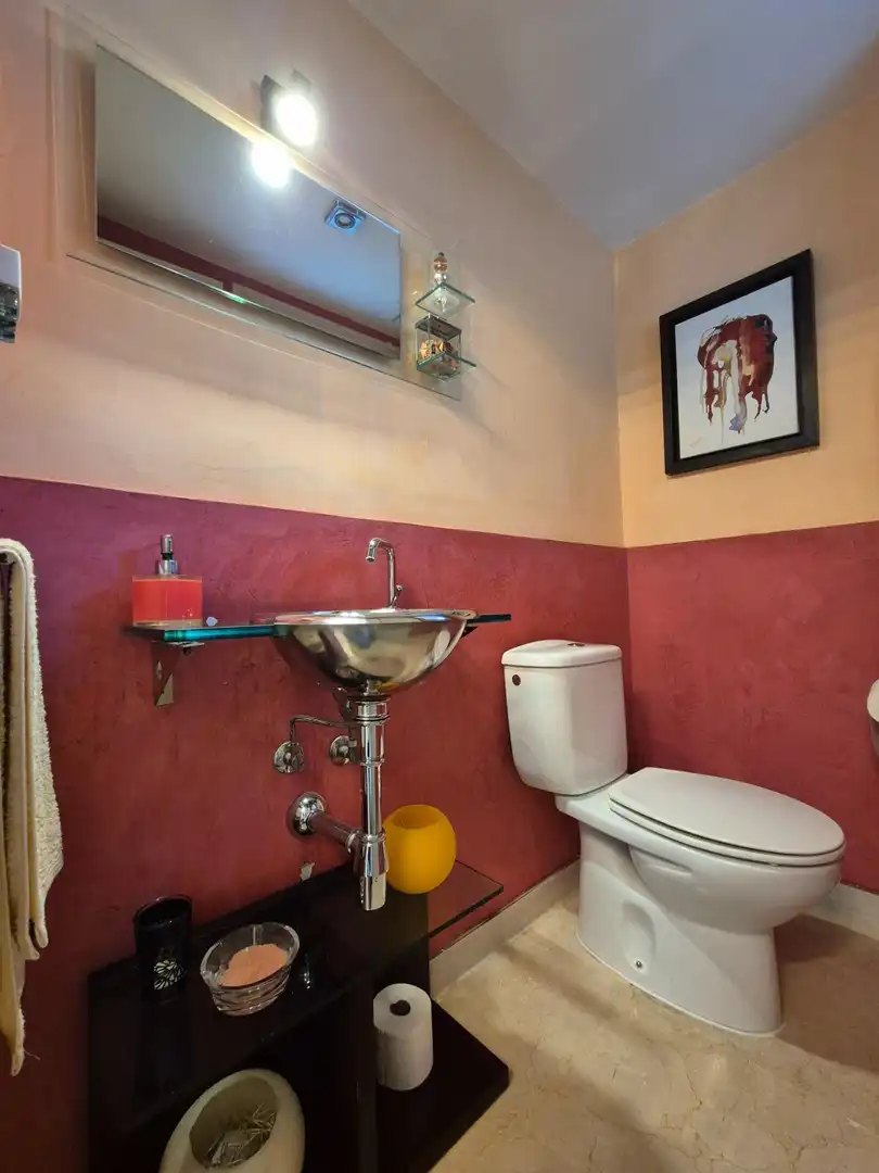 Baño de Casa adosada de alquiler en Alcalá de Guadaira con Aire acondicionado, Calefacción y Jardín privado