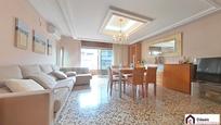 Sala d'estar de Casa adosada en venda en Terrassa amb Aire condicionat, Calefacció i Terrassa