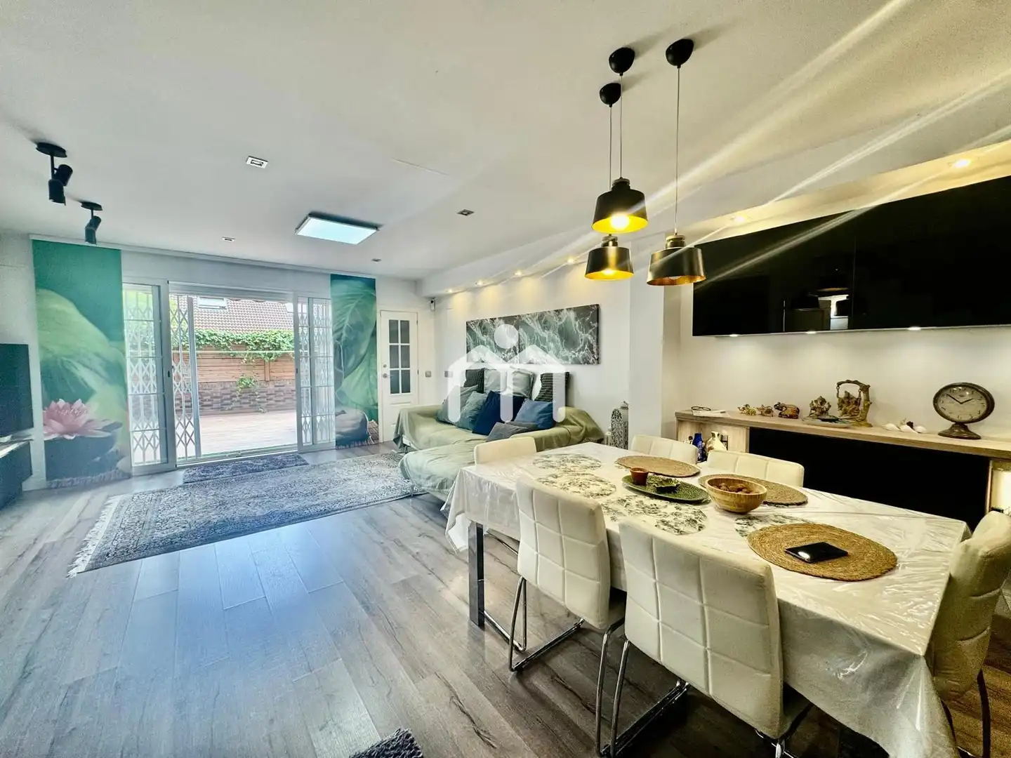Comedor de Casa o chalet en venta en Badalona con Aire acondicionado, Calefacción y Jardín privado