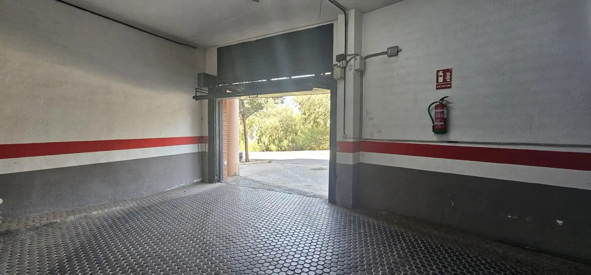 Parkplatz von Garage zum Verkauf in Granada