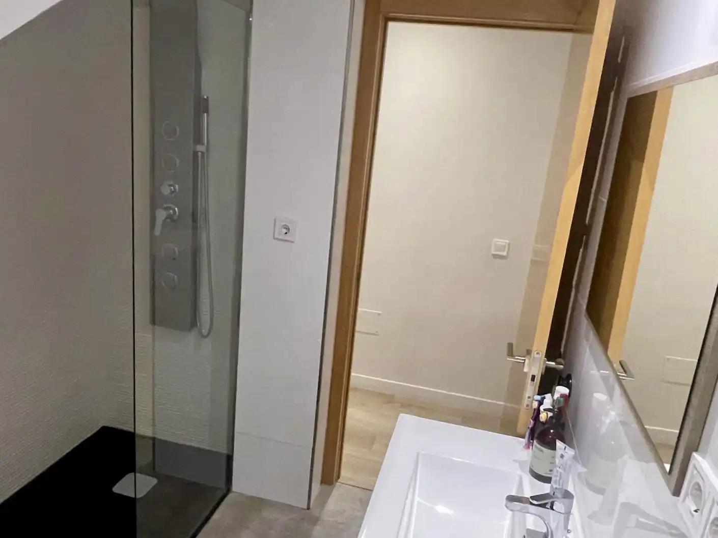 Baño de Casa adosada en venta en Almería con Aire acondicionado, Parquet y Amueblado