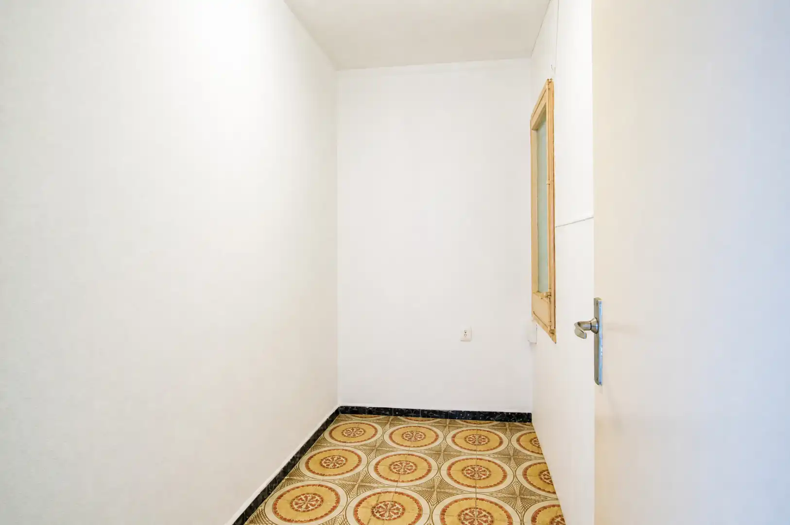 Wohnung zum Verkauf in Barcelona mit Balkon