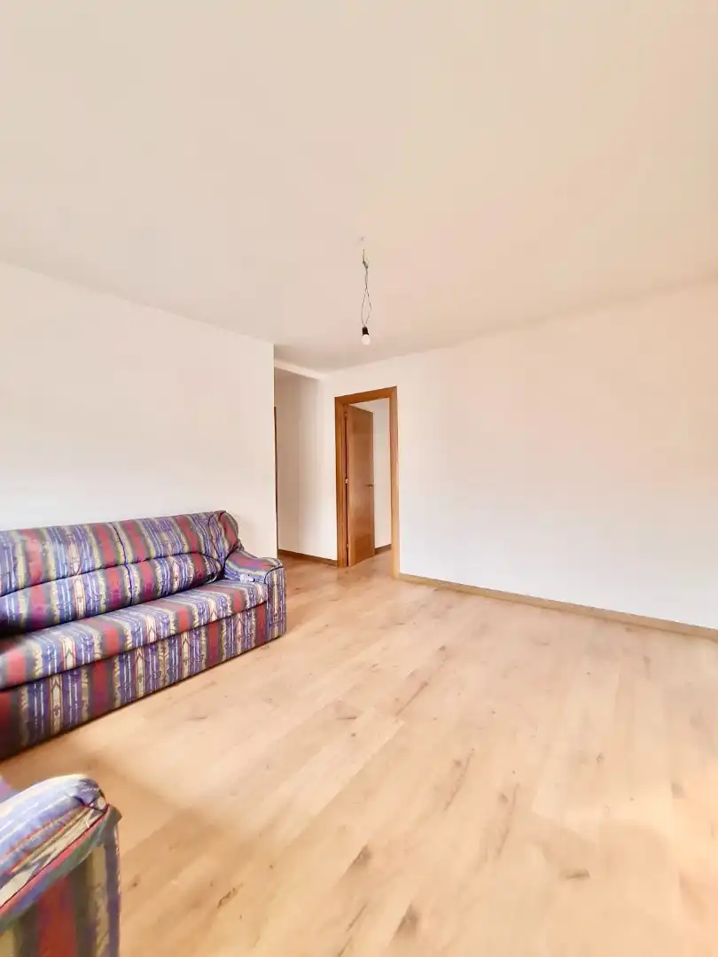 Sala d'estar de Pis en venda en Gijón  amb Jardí privat, Parquet i Traster