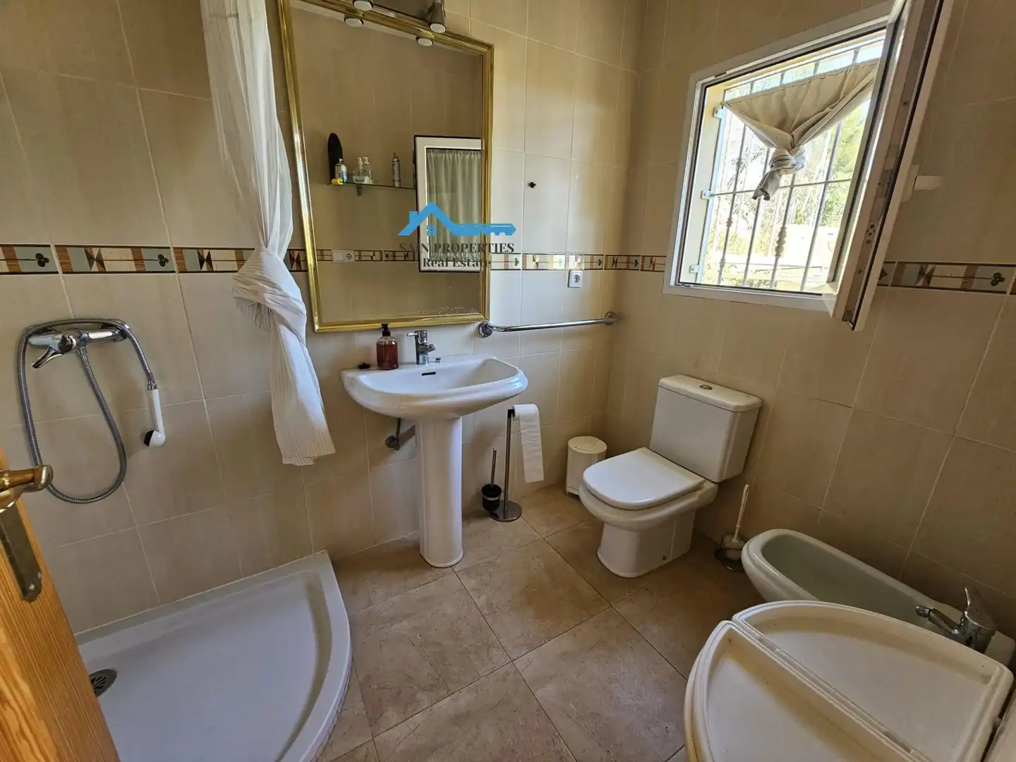 Baño de Finca rústica en venta en La Nucia con Jardín privado, Terraza y Trastero