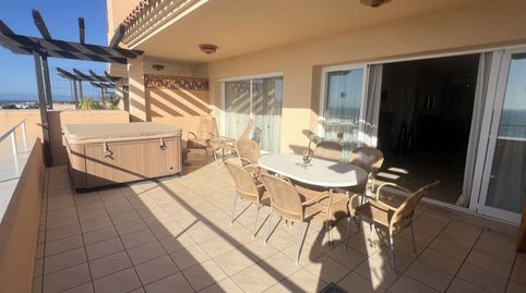 Foto 3 de Piso en venta en El Faro de Calaburra - Chaparral, Mijas