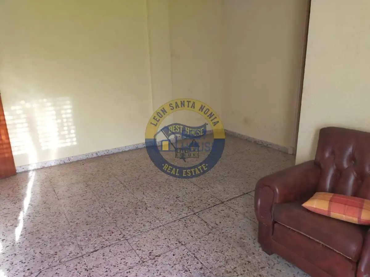 Flat for sale in Mansilla de las Mulas  with Private garden, Terrace and Storage room