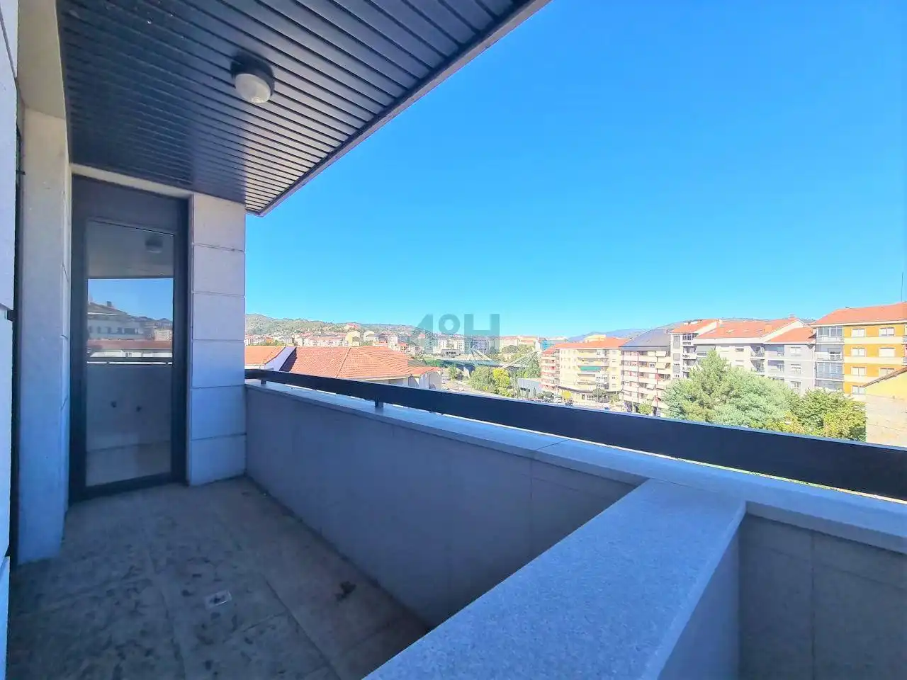 Terrassa de Pis de lloguer en Ourense Capital  amb Calefacció, Parquet i Balcó