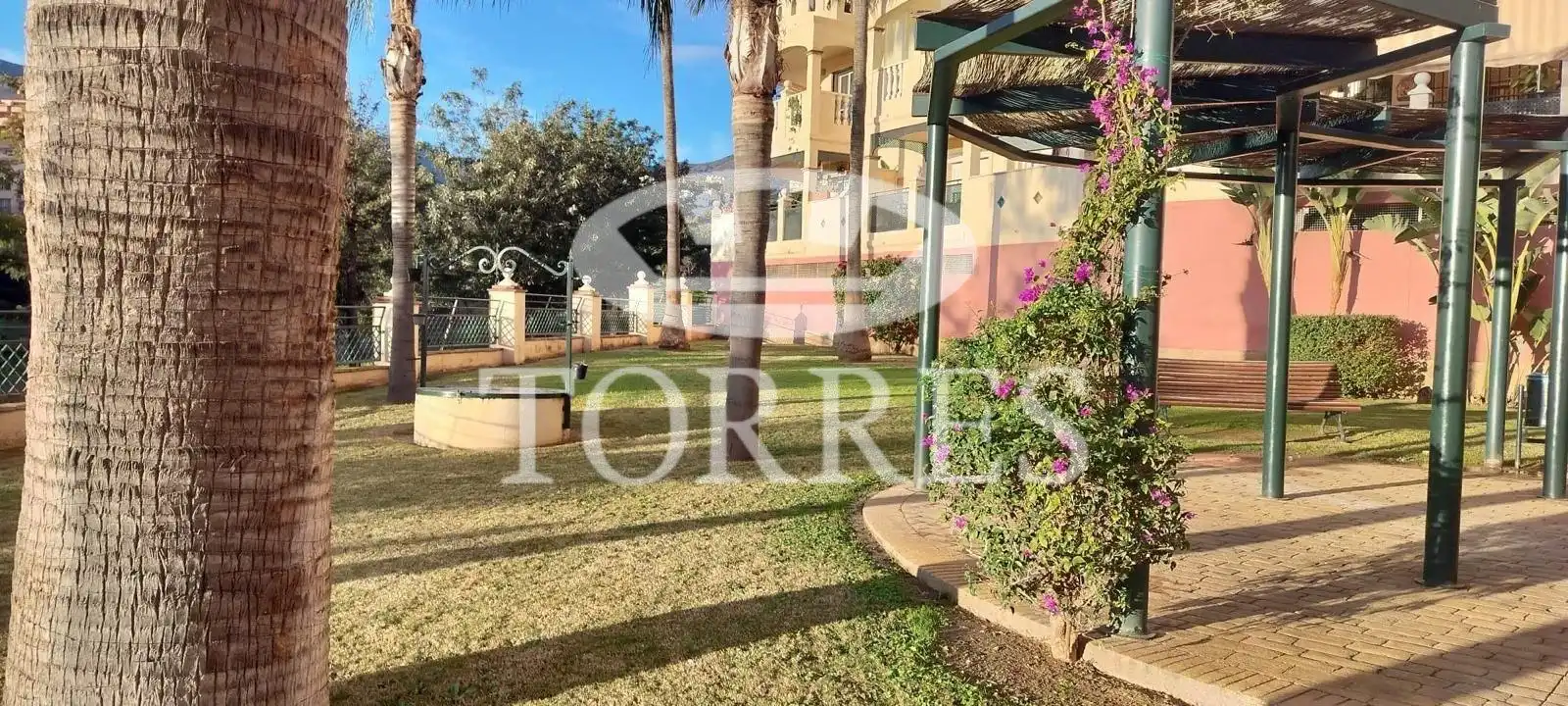 Jardín de Piso en venta en Fuengirola con Aire acondicionado, Terraza y Trastero