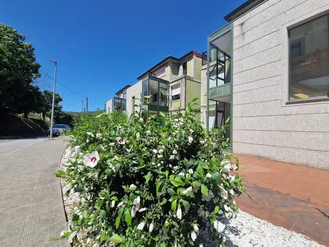Vista exterior de Dúplex en venta en Teo con Calefacción, Parquet y Terraza