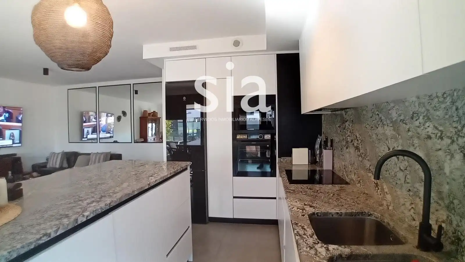 Cocina de Piso en venta en Vitoria - Gasteiz con Calefacción, Terraza y Trastero