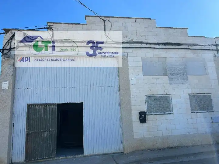 Nau industrial en venda en Cadrete