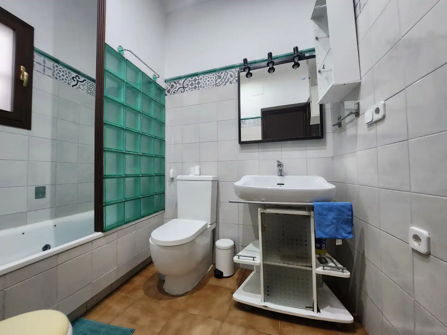 Badezimmer von Haus oder Chalet zum Verkauf in Alcalá de Guadaira mit Klimaanlage, Terrasse und Abstellraum