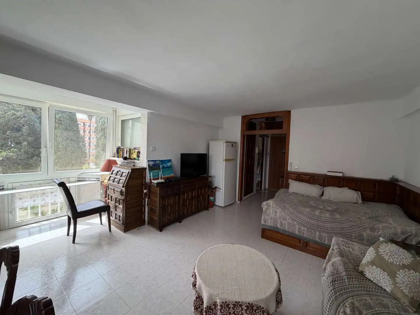 Living room of Study for sale in Vélez-Málaga  with Air Conditioner, Swimming Pool and Furnished