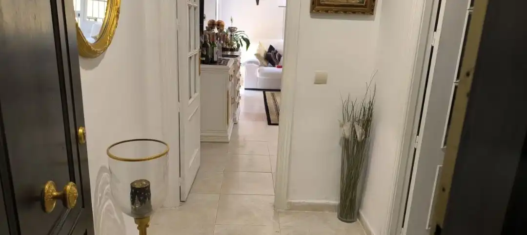 Planta baja en venta en Marbella con Terraza, Piscina y Amueblado