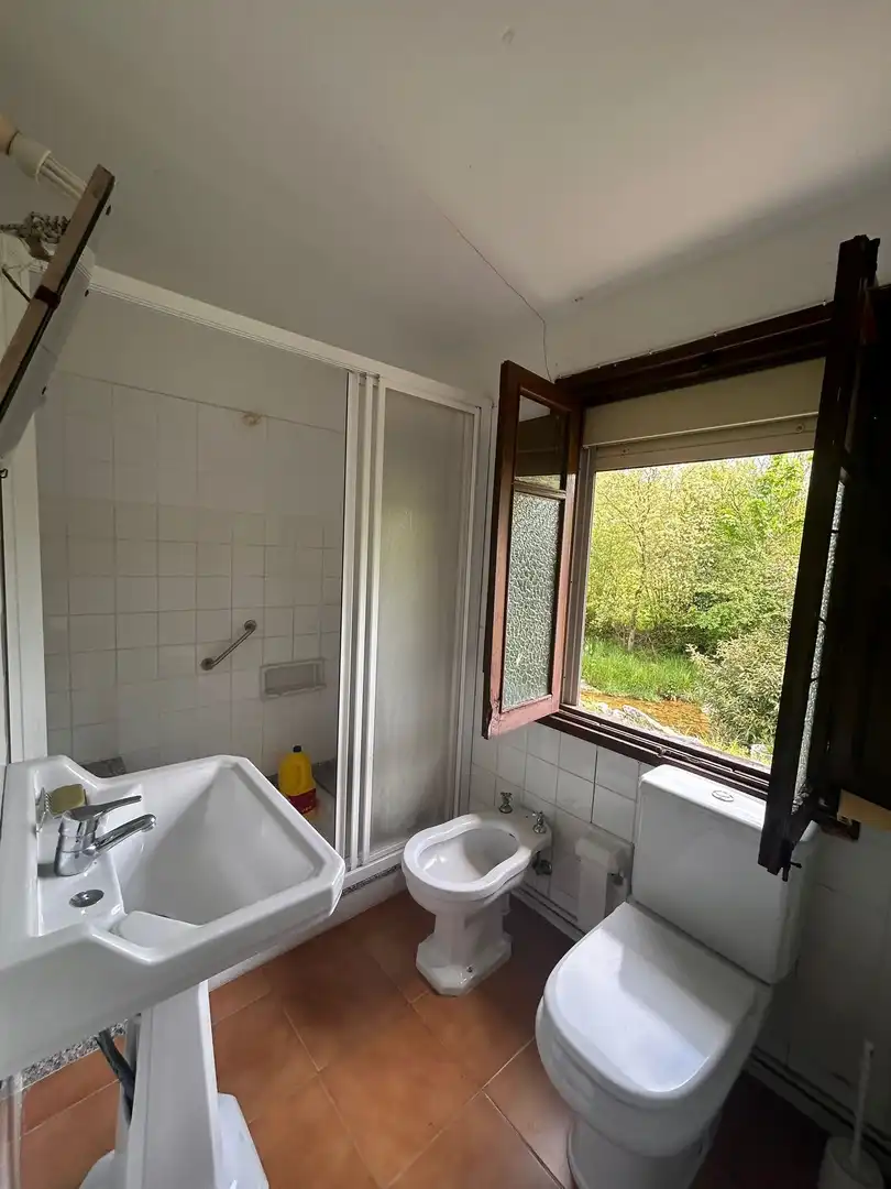 Bany de Casa o xalet en venda en Onís