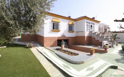 Exterior view of House or chalet for sale in Arcos de la Frontera  with Swimming Pool