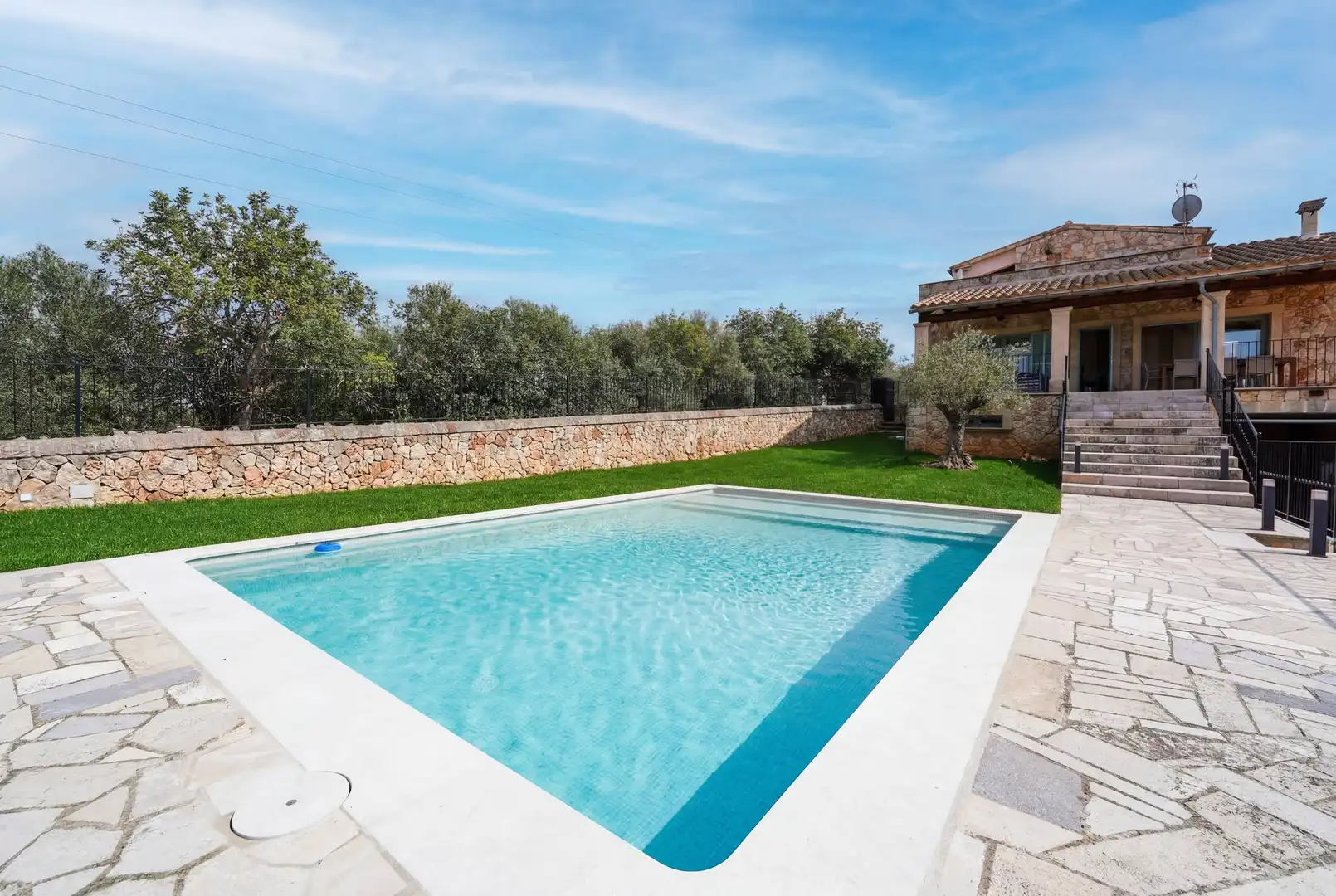 Swimming pool of Houses for sale in Sineu  with Air Conditioner, Heating and Private garden