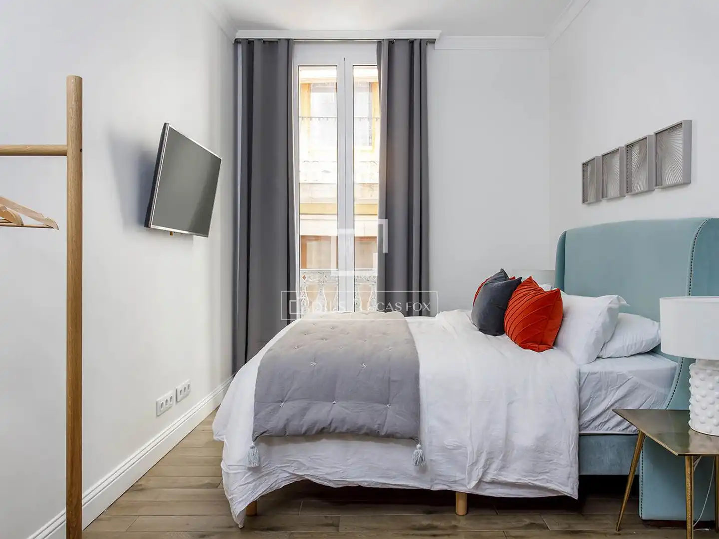 Bedroom of Flat for sale in Barcelona  with Air Conditioner, Heating and Furnished