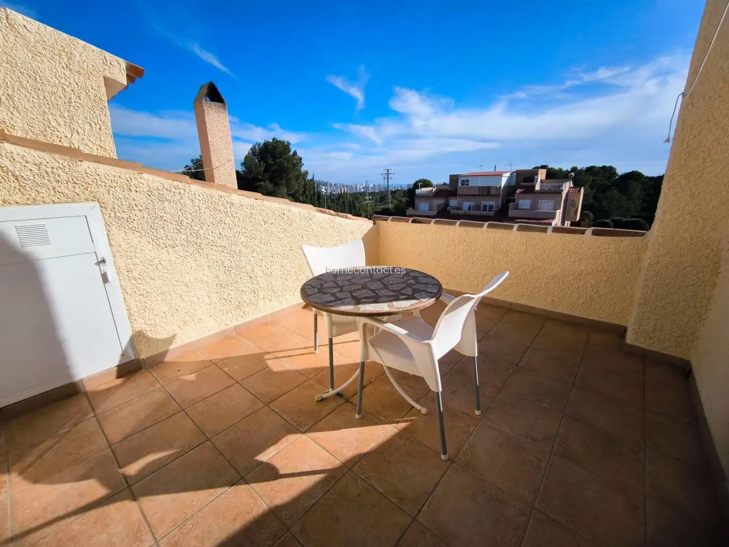 Terrasse von Einfamilien-Reihenhaus zum Verkauf in La Nucia mit Klimaanlage, Internet und Gemeinschaftspool