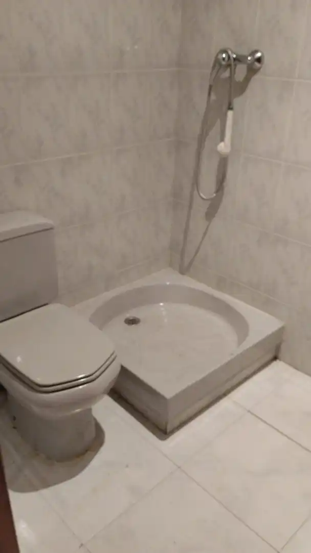 Bathroom of Office for rent in  Logroño  with Heating and Terrace