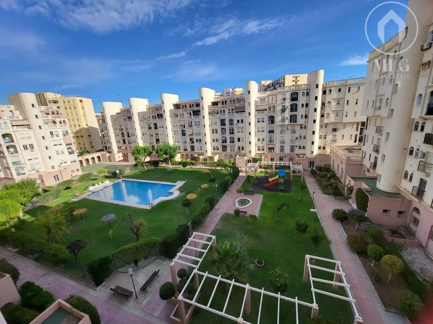 Piscina de Pis en venda en Torremolinos amb Aire condicionat, Terrassa i Piscina