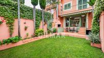 Jardí de Casa o xalet en venda en  Madrid Capital amb Calefacció i Jardí privat