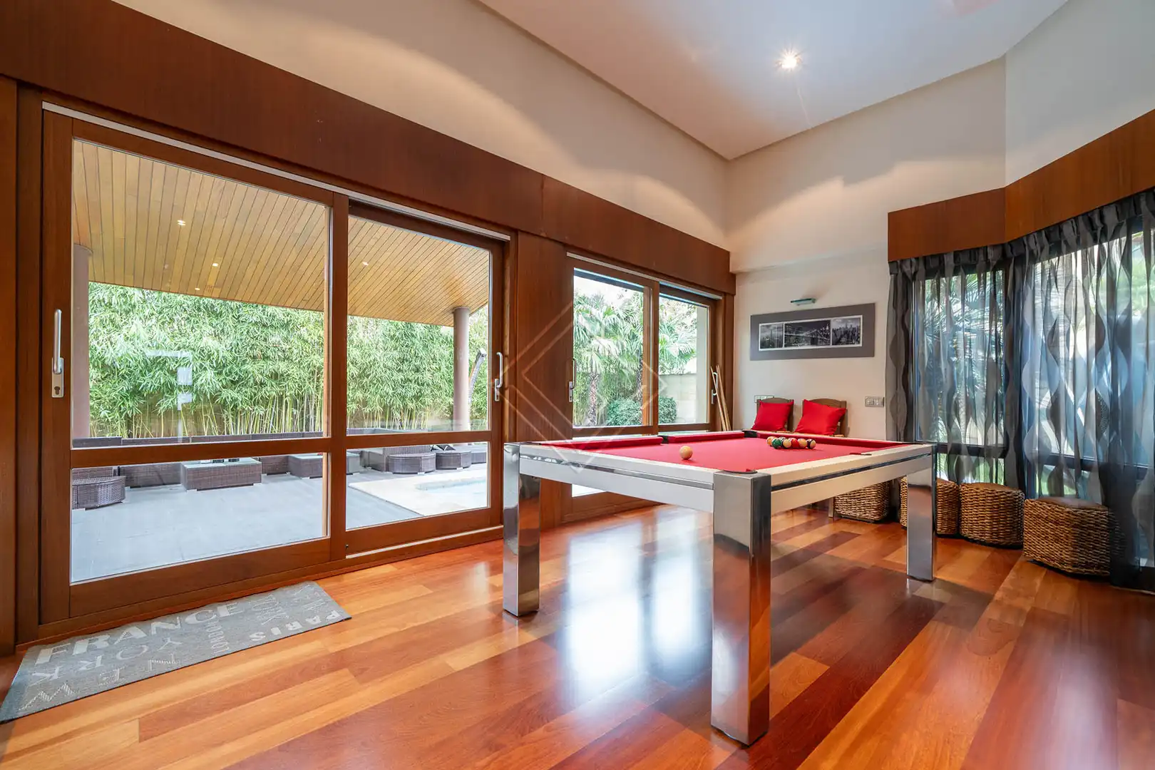 Piscina de Casa o chalet en venta en Madrid con Aire acondicionado, Jardín privado y Terraza