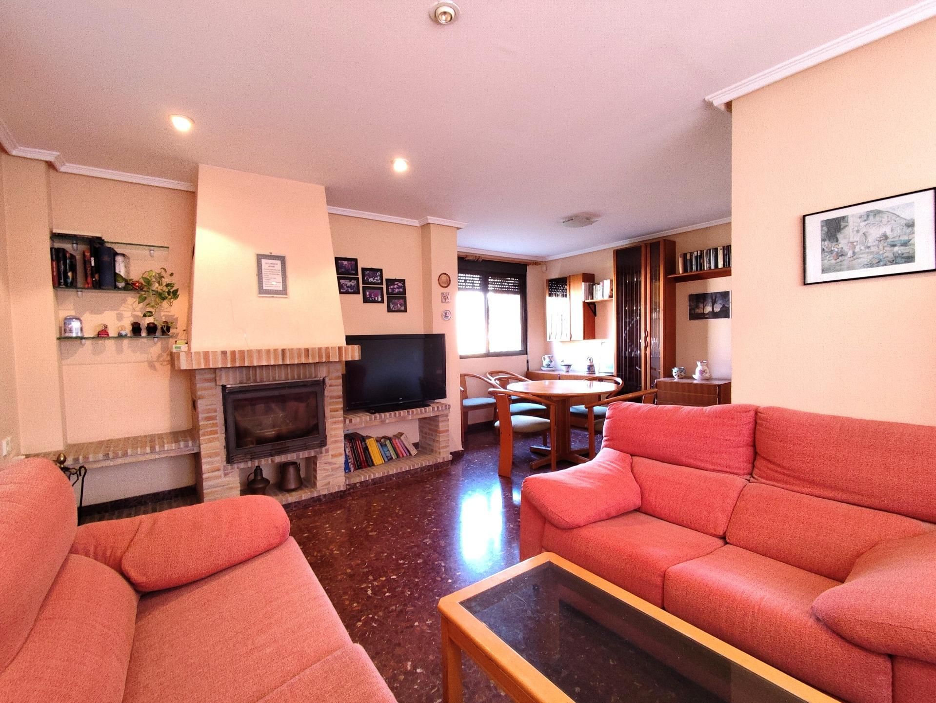 Sala d'estar de Casa o xalet en venda en Moncada amb Jardí privat