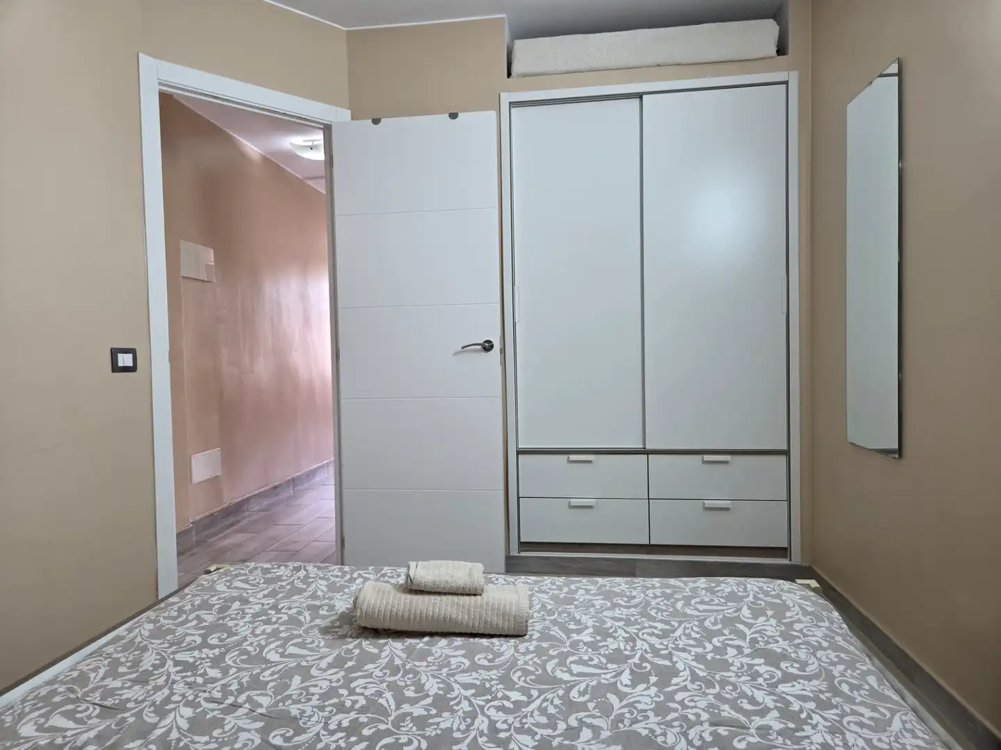 Habitación de Apartamento en venta en San Bartolomé de Tirajana con Aire acondicionado, Amueblado y Lavadora