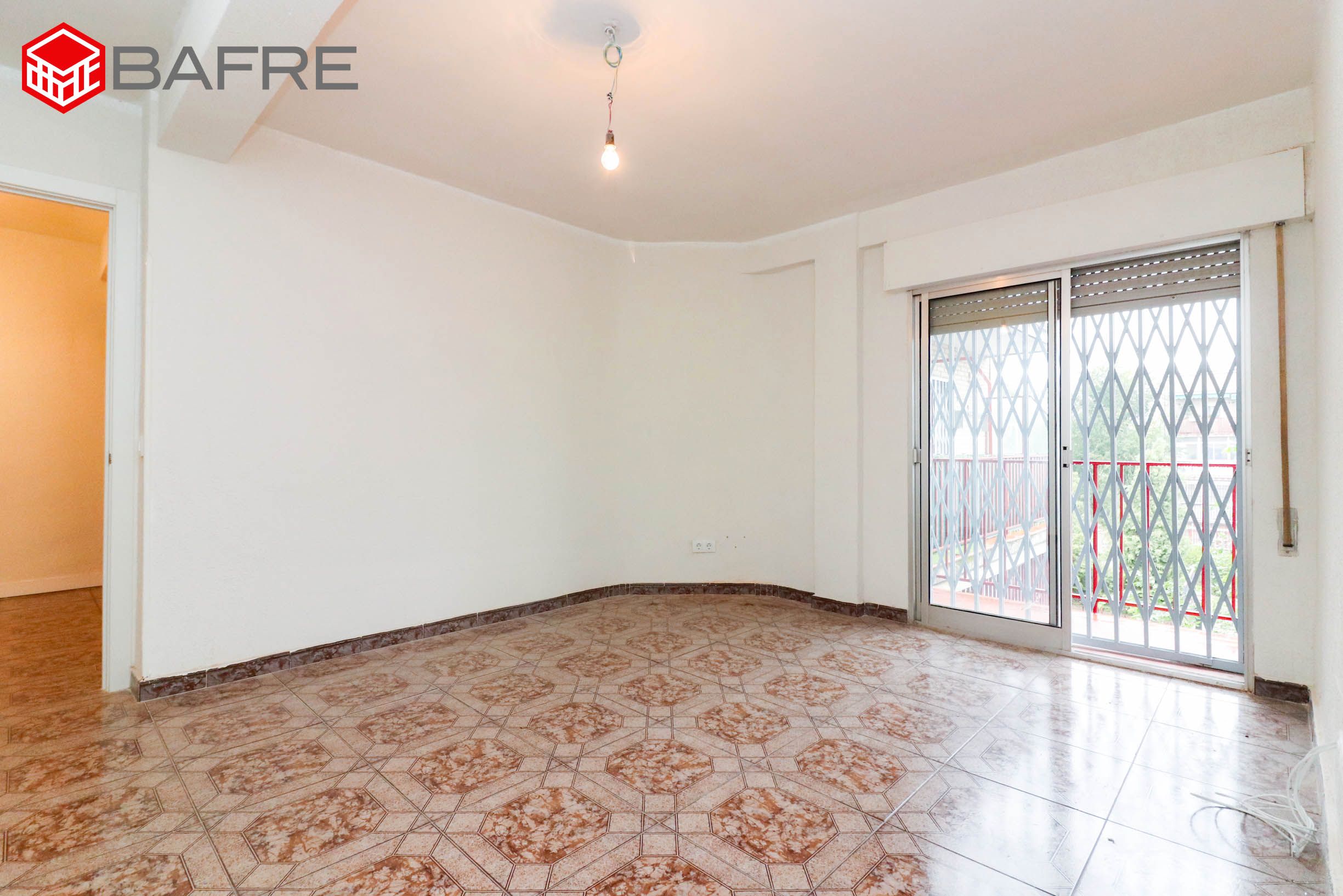 Living room of Flat for sale in  Madrid Capital  with Heating, Terrace and Storage room