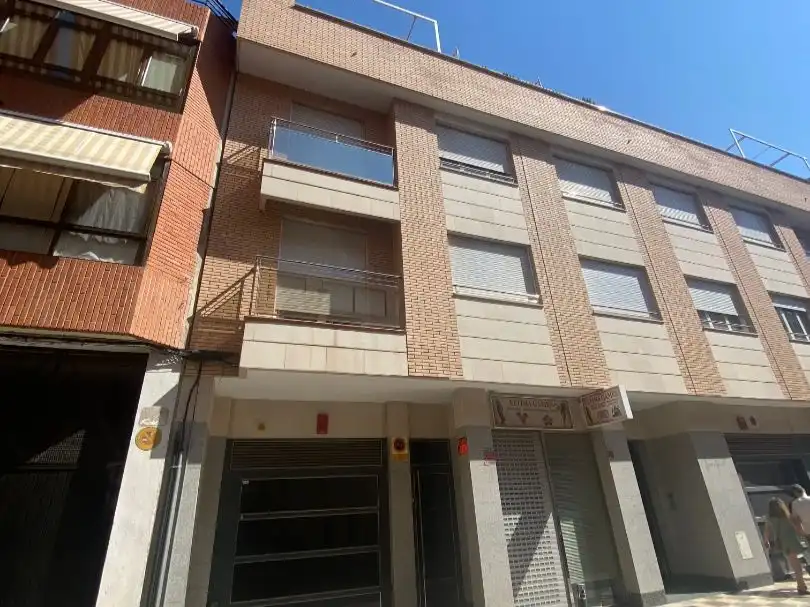 Außenansicht von Garage zur Miete in Albacete