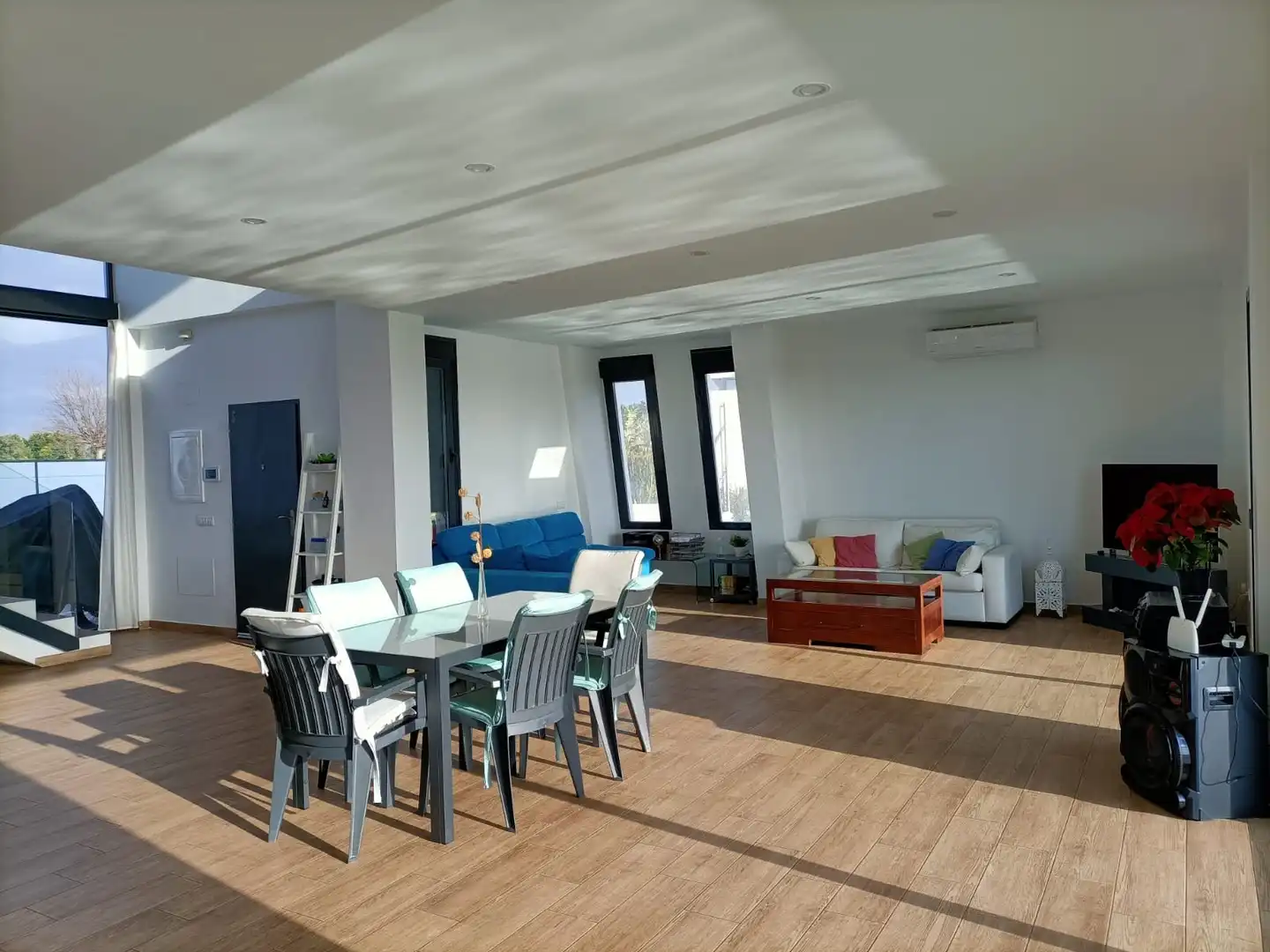 Living room of Houses for sale in Puerto Real  with Air Conditioner, Private garden and Terrace
