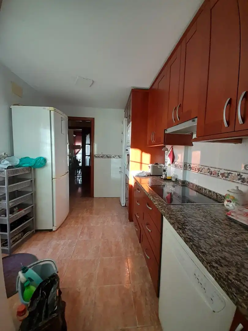 Cuina de Casa o xalet en venda en Córdoba amb Aire condicionat, Terrassa i Balcó