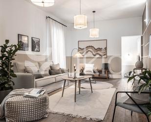 Sala d'estar de Apartament de lloguer en  Madrid Capital amb Aire condicionat, Calefacció i Moblat