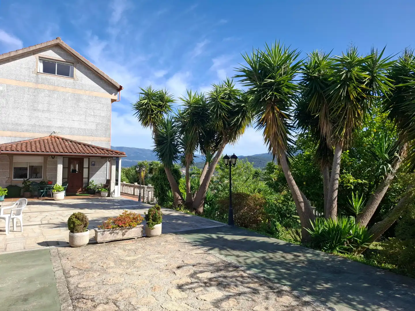 Vista exterior de Casa o xalet en venda en As Neves   amb Calefacció, Jardí privat i Terrassa