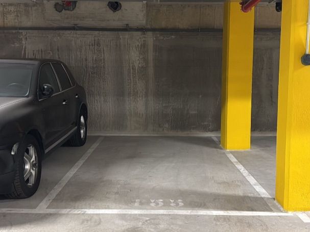 Aparcament de Garatge de lloguer en Badalona