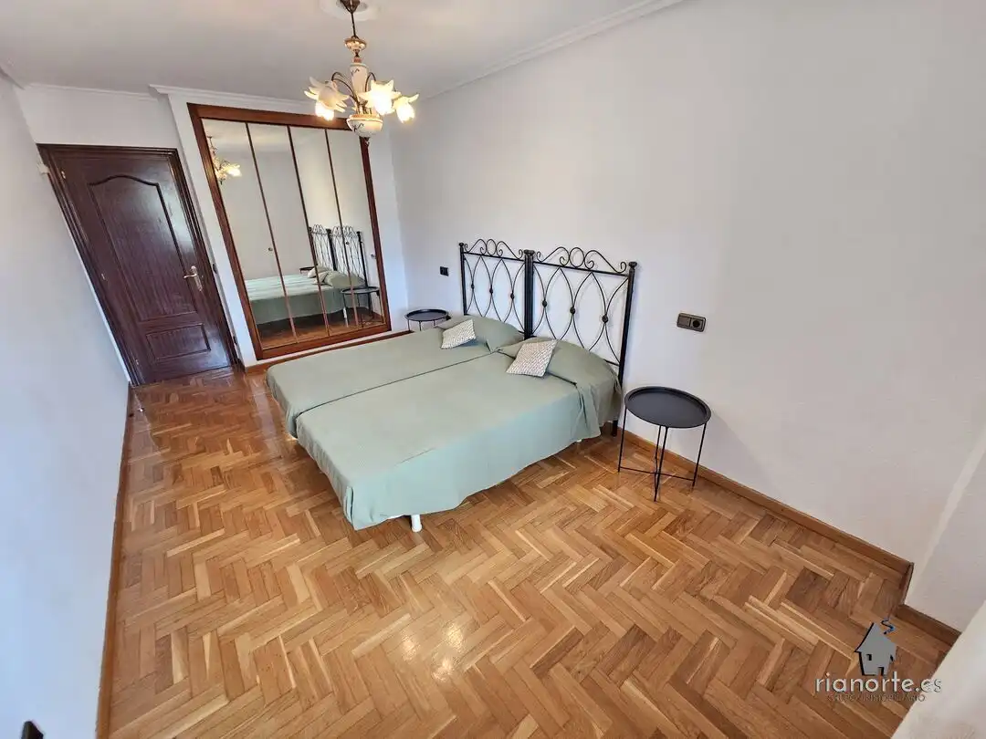 Bedroom of Flat for rent in Avilés  with Heating and Terrace