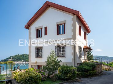 Villa mit Balkon zum Verkauf in Paseo de la Fe