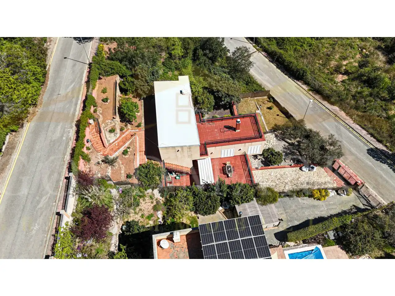Vista exterior de Casa o xalet en venda en Corbera de Llobregat amb Aire condicionat, Calefacció i Jardí privat