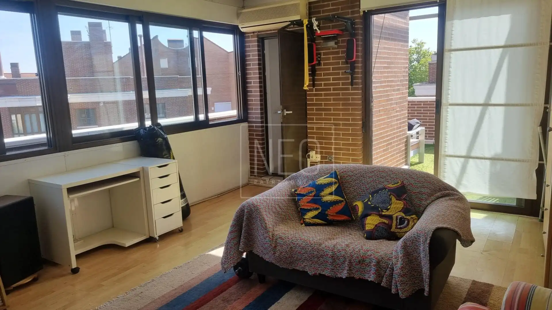 Habitación de Dúplex en venta en Madrid con Aire acondicionado, Calefacción y Jardín privado