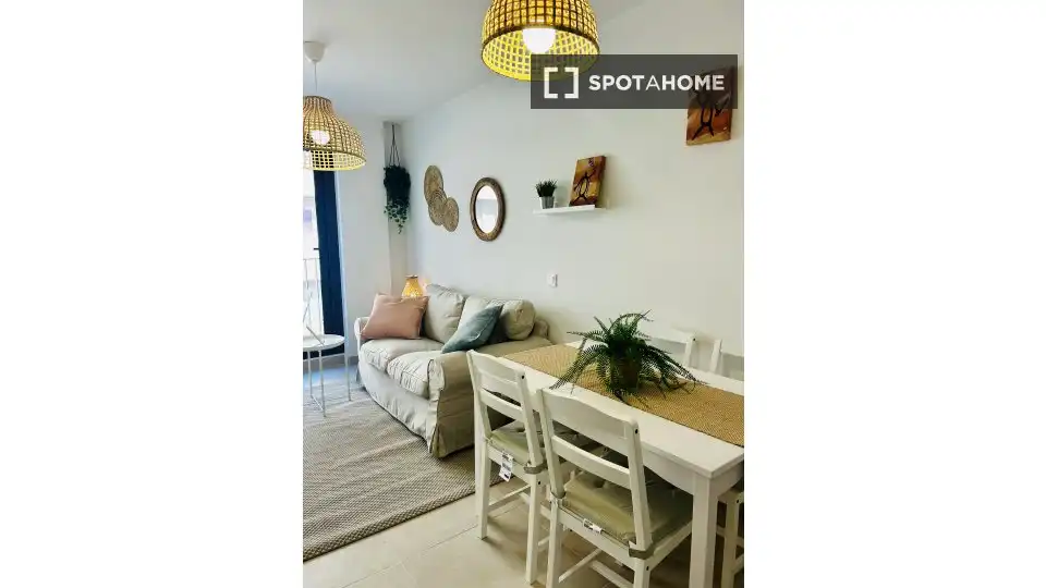 Bedroom of Flat for rent in Valencia  with Air Conditioner, Heating and Furnished