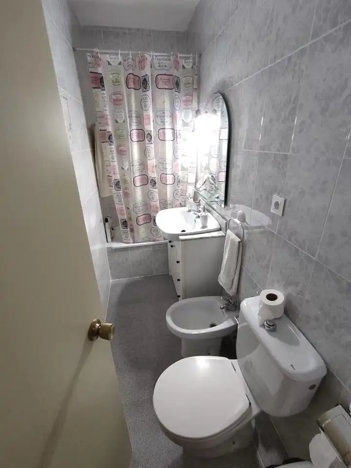 Flat for rent in Calle Pedro Nieto, Los Pinos - El Pilar