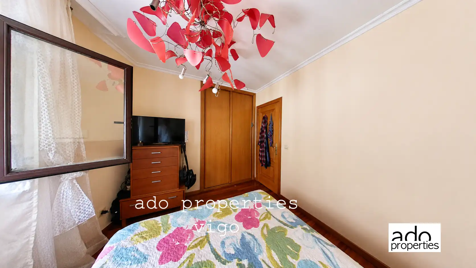 Schlafzimmer von Wohnung zum Verkauf in Redondela mit Heizung, Parkett und Möbliert